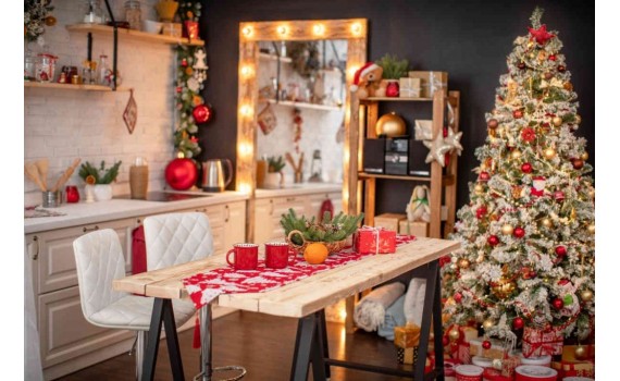 Per Natale cambia look alla tua casa…. rinnovare il tavolo e le sedie! creando un coordinato perfetto che i tuoi ospiti apprezzeranno.